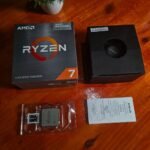 Processador Ryzen 7 e itens mostrados na foto